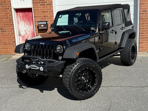 Used 2015 Jeep Wrangler Unlimited Rubicon w/ Dual Top Group AWD/4WD image 7
