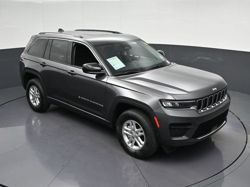 Used 2023 Jeep Grand Cherokee Laredo RWD image 23