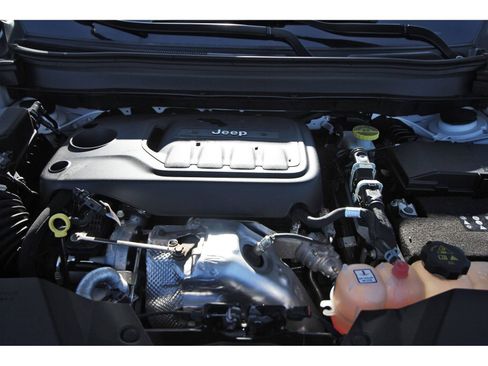 Used 2022 Jeep Cherokee Latitude Lux image 32