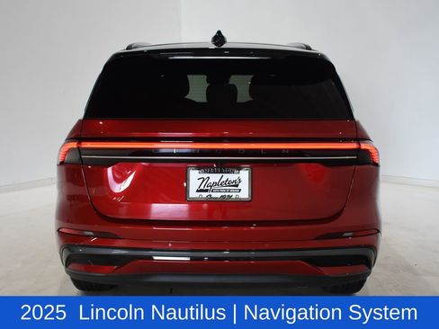 Used 2025 Lincoln Nautilus Reserve w/ Jet Appearance Package AWD/4WD image 5