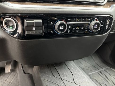 Used 2025 Chevrolet Silverado 1500 LT w/ Safety Package AWD/4WD image 26