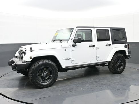 Used 2017 Jeep Wrangler Unlimited Sahara image 6