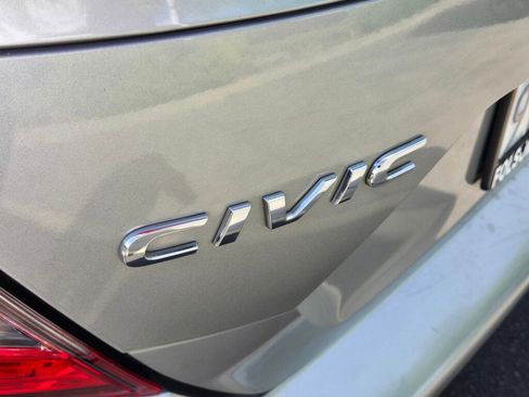 Used 2019 Honda Civic Sport image 10