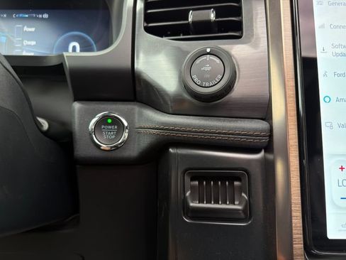 Used 2025 Ford F150 Lightning Lariat AWD/4WD image 40