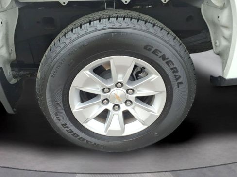 Used 2023 Chevrolet Silverado 1500 LT AWD/4WD image 10