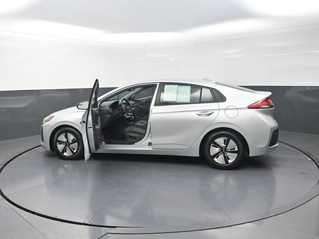 Used 2018 Hyundai Ioniq Blue FWD image 32