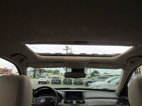 Used 2015 Honda Crosstour EX-L image 19