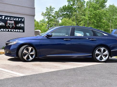 Used 2018 Honda Accord Touring image 3