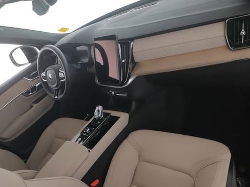 Used 2026 Volvo XC90 B5 Core image 32