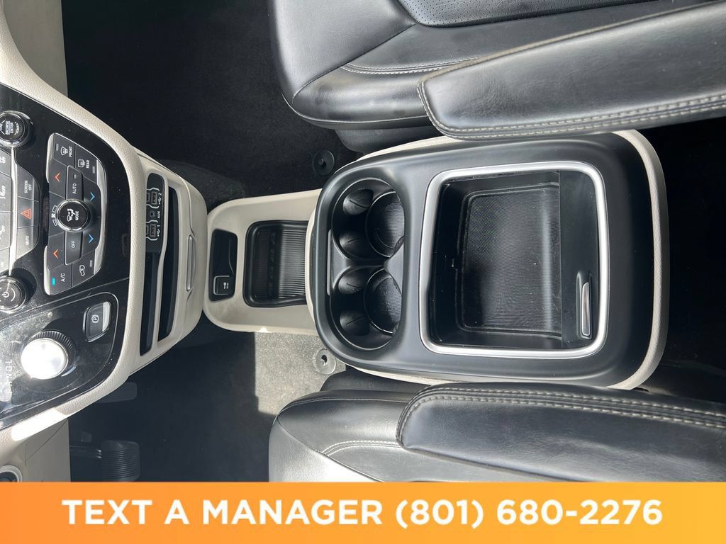 Used 2023 Chrysler Pacifica Touring-L FWD image 25