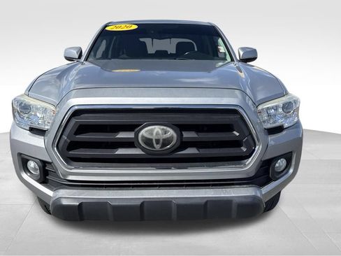 Used 2020 Toyota Tacoma SR5 AWD/4WD image 9