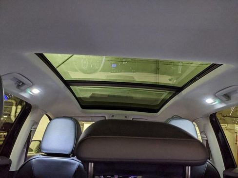 New 2026 Volkswagen Tiguan SE FWD image 13