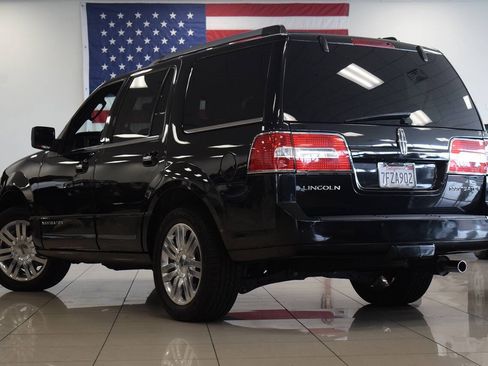 Used 2014 Lincoln Navigator 2WD image 7