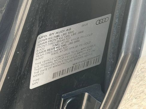 Used 2025 Audi Q5 Premium Plus w/ Premium Plus AWD/4WD image 27
