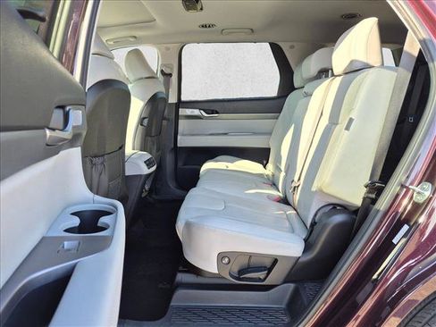 Used 2024 Hyundai Palisade SEL FWD image 19