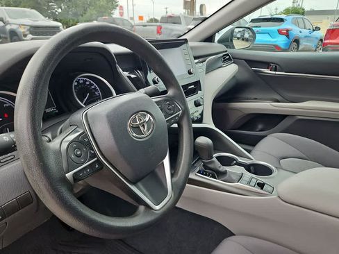Used 2022 Toyota Camry LE FWD image 10