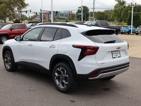 New 2026 Chevrolet Trax LT w/ Driver Confidence Package image 25