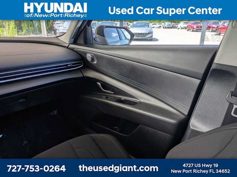 Certified 2024 Hyundai Elantra SEL FWD image 17