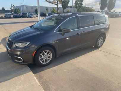 Used 2022 Chrysler Pacifica Touring-L