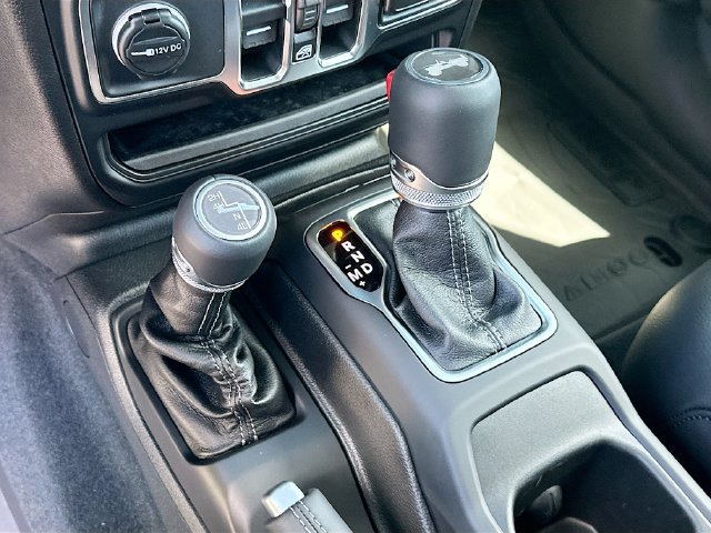 New 2026 Jeep Wrangler Unlimited Sahara AWD/4WD image 13