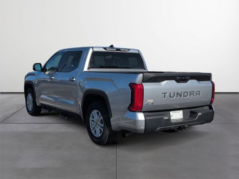 Used 2022 Toyota Tundra SR5 w/ SR5 Premium Package image 4