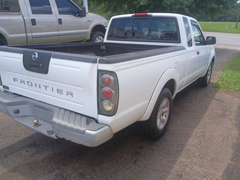 Used 2004 Nissan Frontier XE w/ (VTP) Value Truck Pkg RWD image 8
