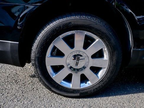 Used 2016 Lincoln MKT AWD image 27