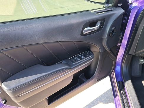 Used 2016 Dodge Charger R/T w/ Plus Group RWD image 92