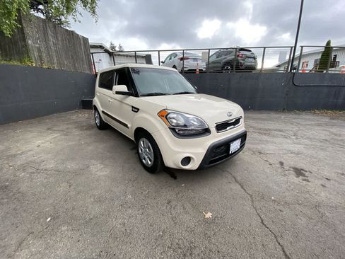 Used 2012 Kia Soul FWD image 8