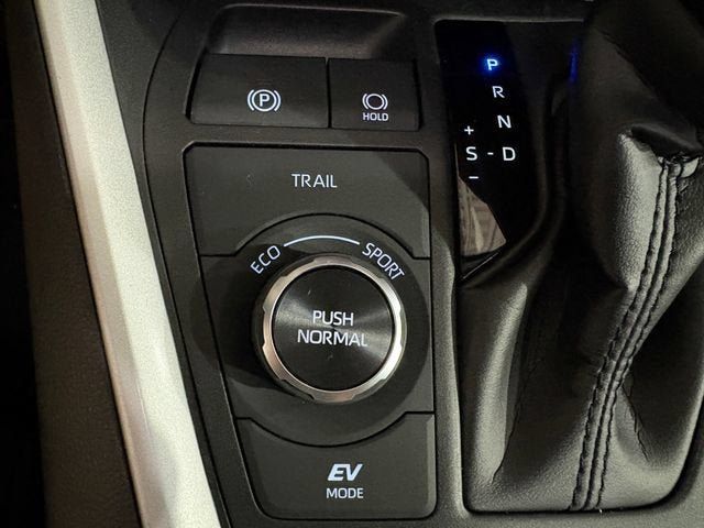 Certified 2025 Toyota RAV4 LE AWD/4WD image 11