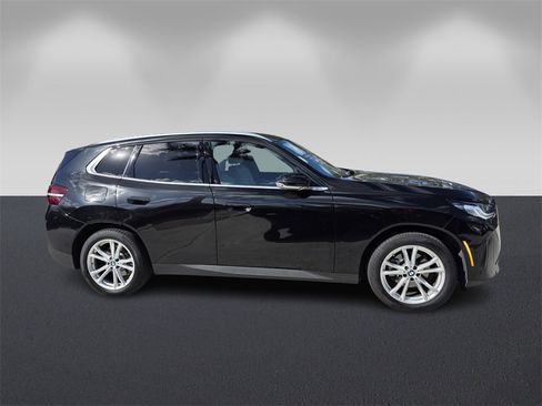 Certified 2025 BMW X3 xDrive30i w/ Premium Package image 3