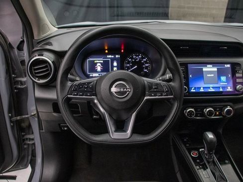 Used 2023 Nissan Kicks SV image 24