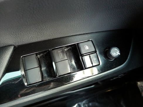 Used 2021 Toyota Prius Prime XLE image 32