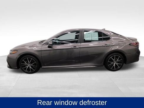 Used 2024 Toyota Camry SE image 5