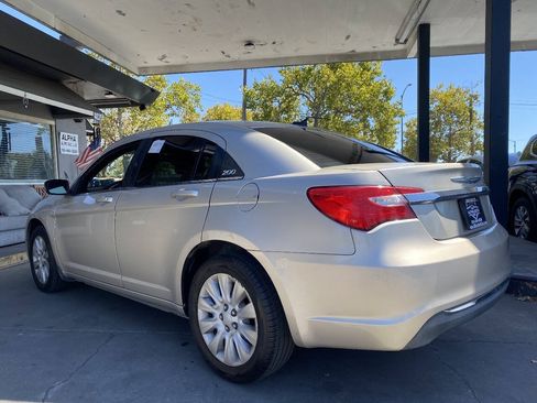 Used 2014 Chrysler 200 LX FWD image 7