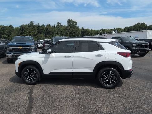 Used 2023 Chevrolet TrailBlazer ACTIV w/ Convenience Package FWD image 4