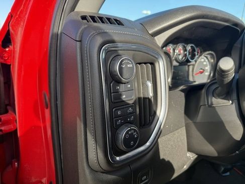Used 2021 Chevrolet Silverado 2500 LT w/ Convenience Package image 13
