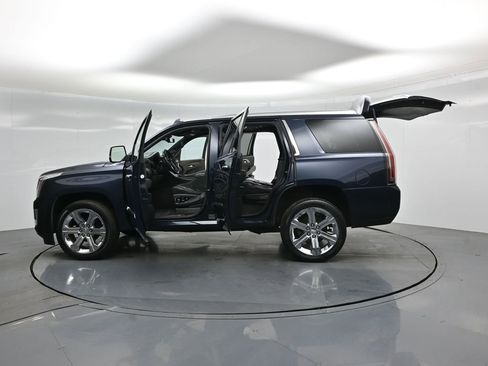 Used 2020 Cadillac Escalade Platinum image 37