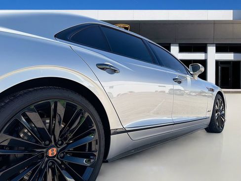 Used 2024 Bentley Flying Spur W12 image 46