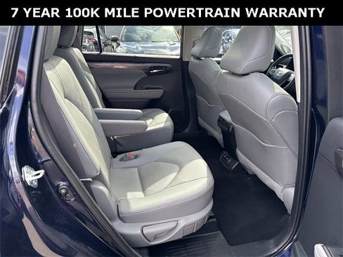 Used 2021 Toyota Highlander Platinum image 11