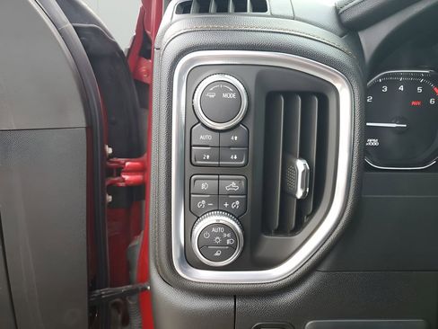 Used 2021 GMC Sierra 2500 AT4 image 31