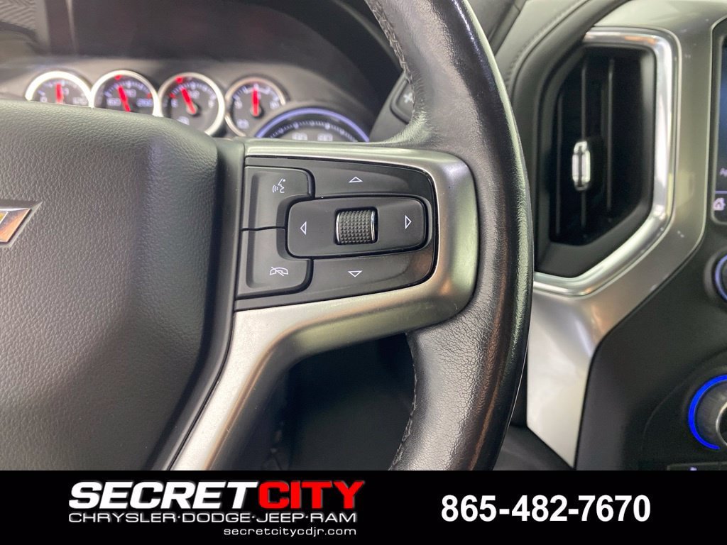 Used 2020 Chevrolet Silverado 1500 LT w/ Convenience Package AWD/4WD image 15