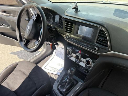 Used 2019 Hyundai Elantra SE w/ Cargo Package FWD image 34