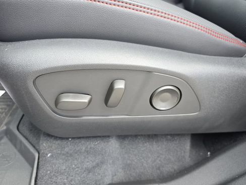 New 2026 Chevrolet Traverse RS w/ LPO, Floor Liner Package FWD image 23