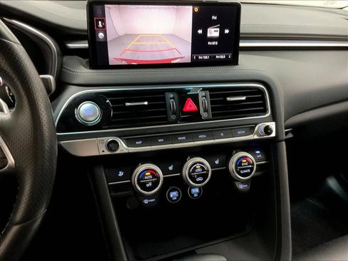 Used 2022 Genesis G70 2.0T RWD image 24