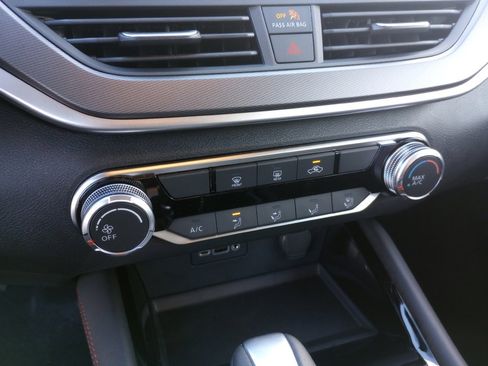 New 2025 Nissan Altima 2.5 SR image 16