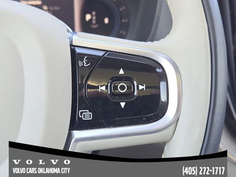 Certified 2023 Volvo XC60 B5 Ultimate w/ Climate Package image 28