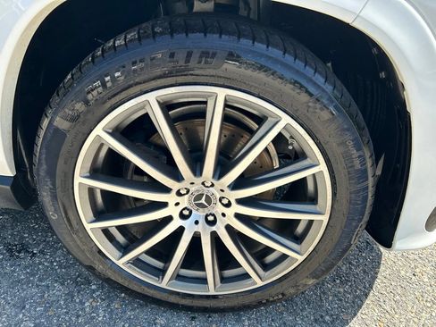 Used 2025 Mercedes-Benz GLS 580 4MATIC image 24