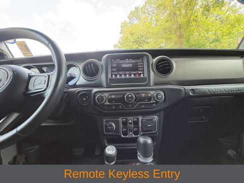 Used 2021 Jeep Wrangler Unlimited Sport AWD/4WD image 12
