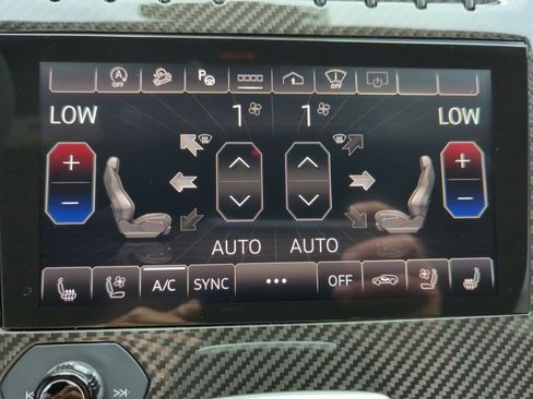 Used 2024 Lamborghini Urus Performante image 21